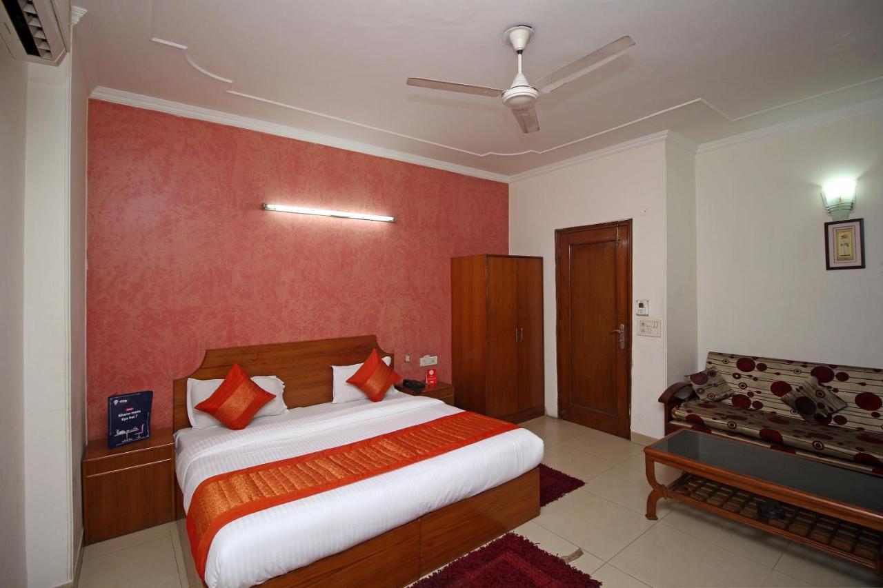 Hotel Oyo Ashoka International Near Gurudwara Shri Bangla Sahib Neu-Delhi Exterior foto